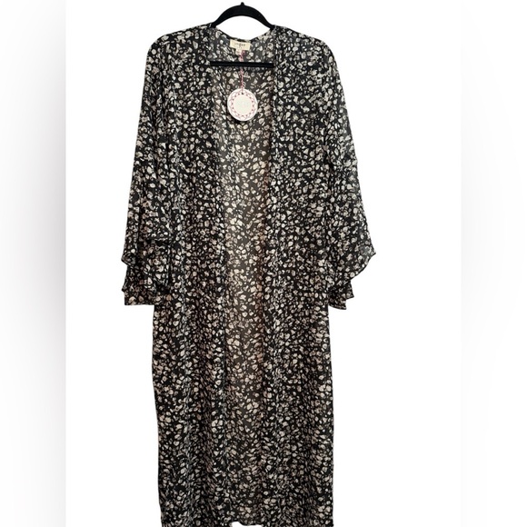 Umgee Other - Umgee Black and White Floral Robe